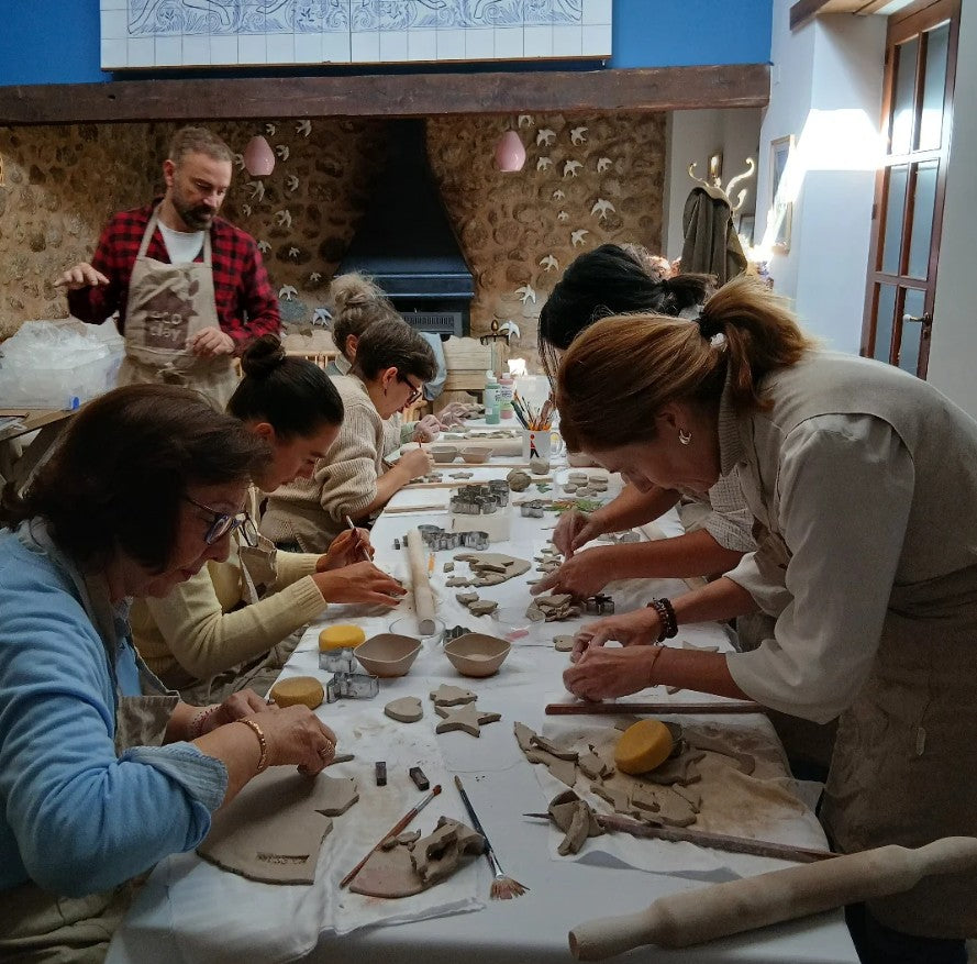 Aprende a pintar vajillas en Candeleda (Ávila) Sábado 29 de Noviembre